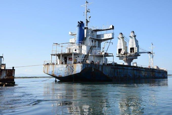 Medio Ambiente niega que exista embarcación con material tóxico en Bahía de Manzanillo