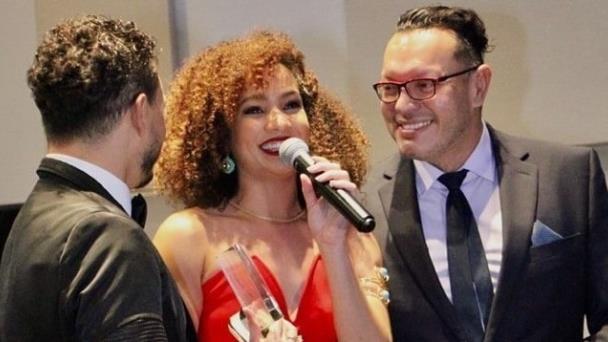 Wendy Regalado recibe reconocimiento especial en Premios Hispanic Celebrities Award