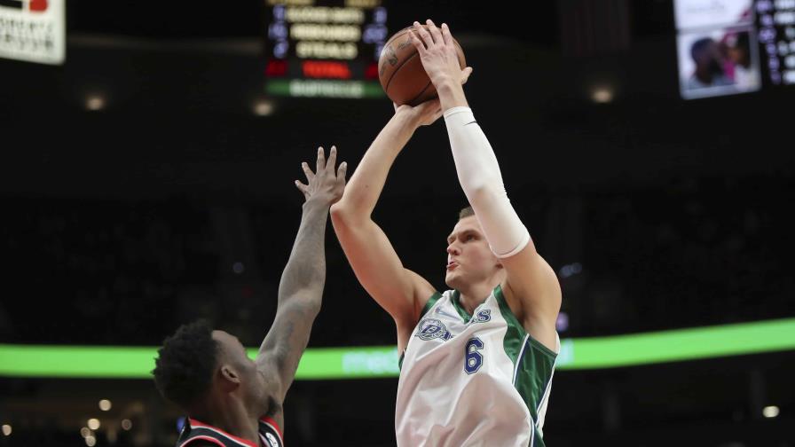 Porzingis impulsa a Mavericks ante los Trail Blazers Porzingis impulsa a Mavericks ante los Trail Blazers