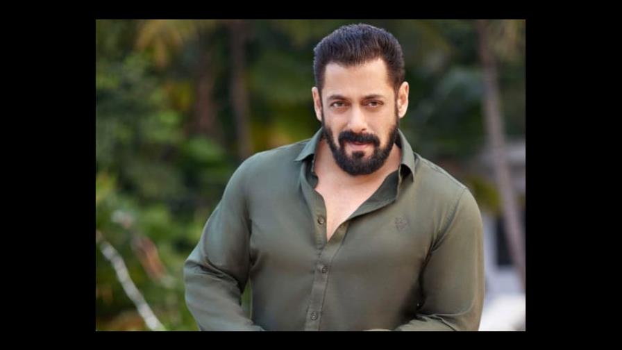 Actor de Bollywood Salman Khan mordido por una serpiente