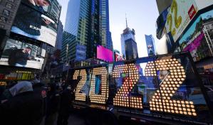 Times Square da toques finales para celebrar la llegada del 2022