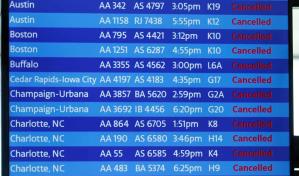 Oleada de cancelaciones de vuelos por quinto d&iacute;a, con 2,450 en todo el mundo