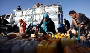 El agua potable es un bien de lujo en el devastado Yemen