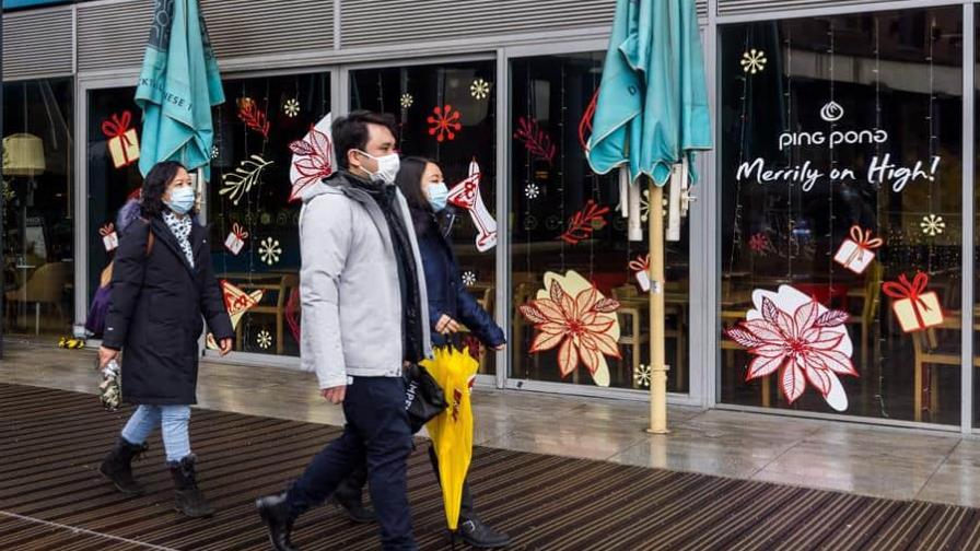 Récord mundial de casos de COVID-19 en siete días por ómicron, que preocupa a la OMS Récord mundial de casos de COVID-19 en siete días por ómicron, que preocupa a la OMS