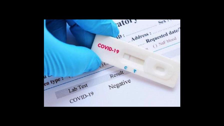 Pruebas rápidas de COVID son menos precisas con ómicron, advierten en EEUU