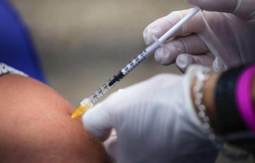 Vacunados con tres dosis en Italia no se aislarán tras contacto con positivo
