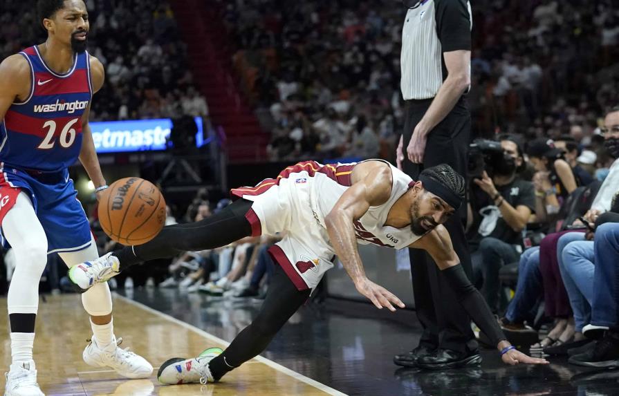 NBA pospone el Heat-Spurs por brote de COVID-19