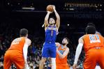 Booker anota 38 puntos; Suns apalean a Thunder