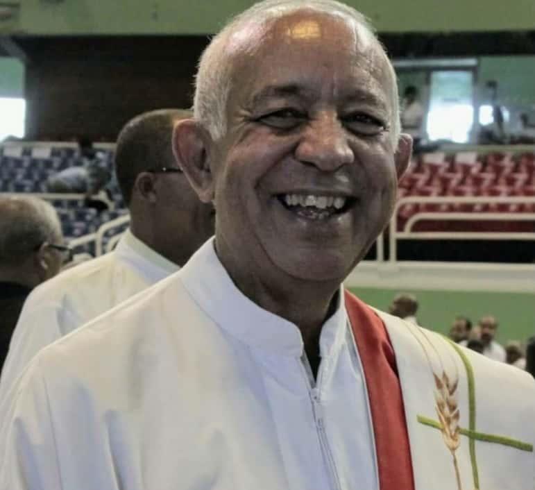 Misa de cuerpo presente al padre Luis Rosario será transmitirá por redes sociales