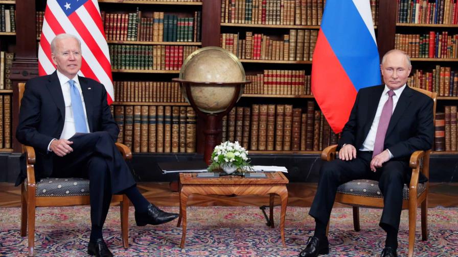 Putin y Biden abordarán por teléfono la agenda de consultas sobre seguridad Putin y Biden abordarán por teléfono la agenda de consultas sobre seguridad