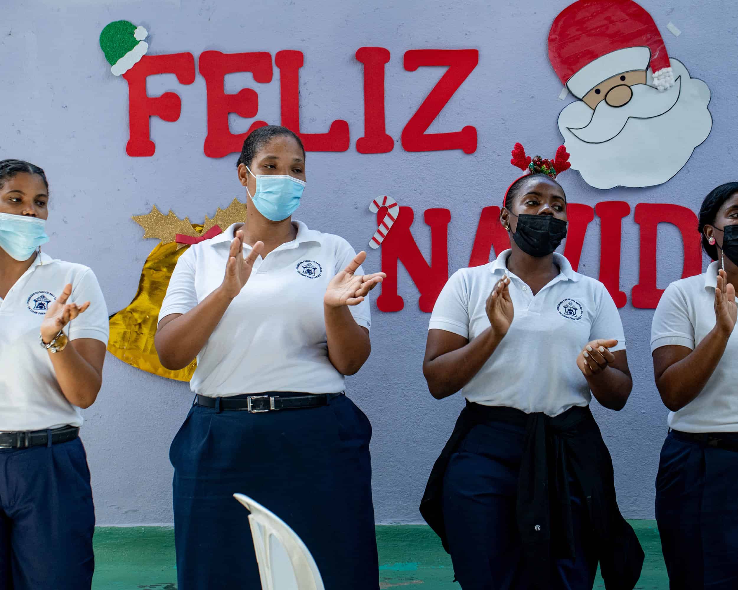 Colaboradores de la Escuelita Rayo de Sol se integraron a la actividad.
