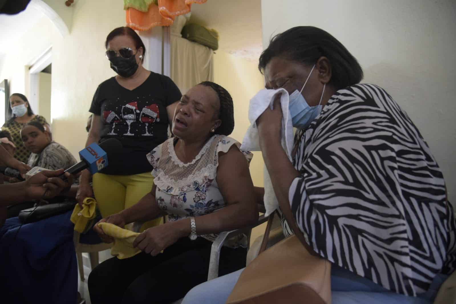 Familiares de Juana Marte, de 57 años de edad y Anastacio de la Cruz, de 62.