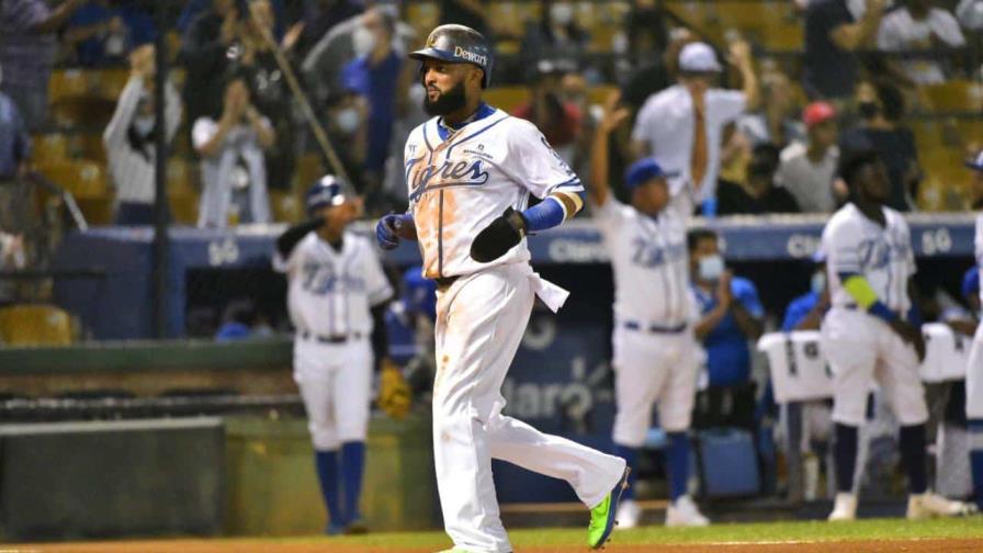 Un Licey oportuno mantiene sin victoria a las Águilas Un Licey oportuno mantiene sin victoria a las Águilas