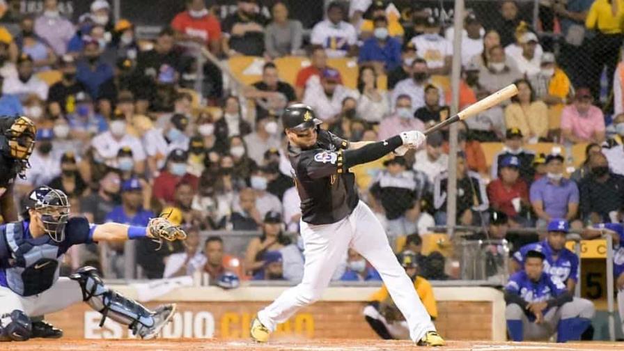 Las Águilas reaccionan y silencian al Licey para ganar primer partido