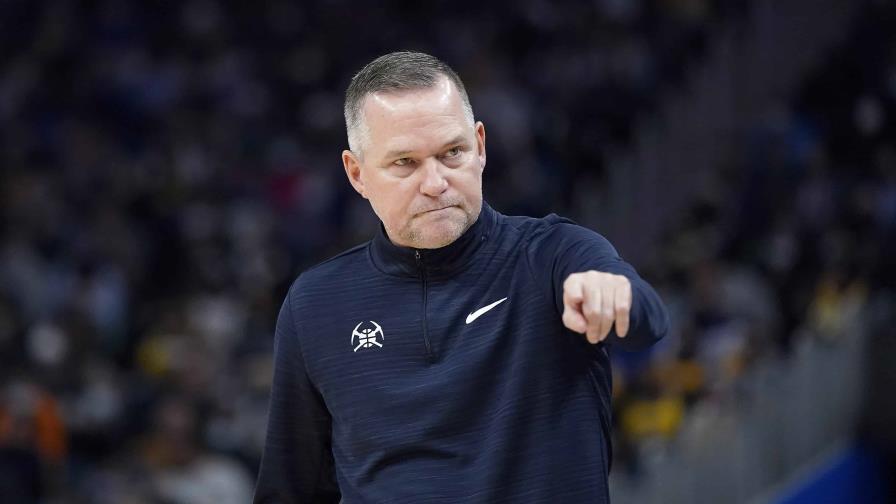 NBA pospone juego Warriors-Nuggets ante ola de contagios de COVID-19