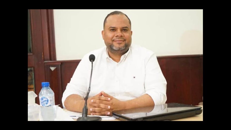 Alcalde de Jarabacoa informa que tiene COVID-19