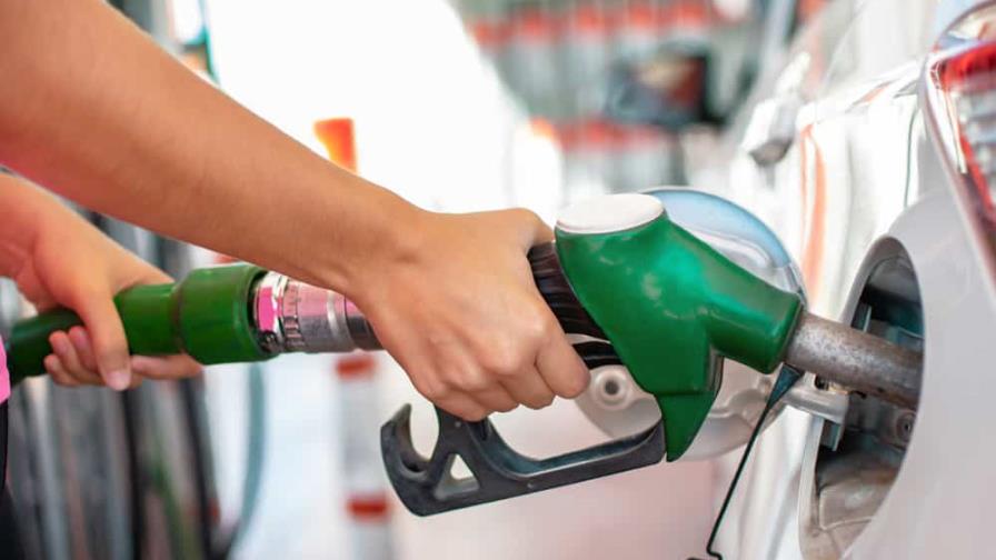 Precios de los combustibles se mantendrán sin variación en primera semana de 2022