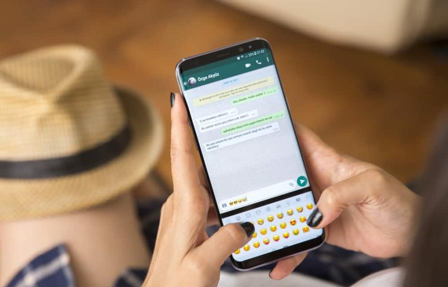 WhatsApp inaugura el modo año nuevo: cómo activar el logo dorado
