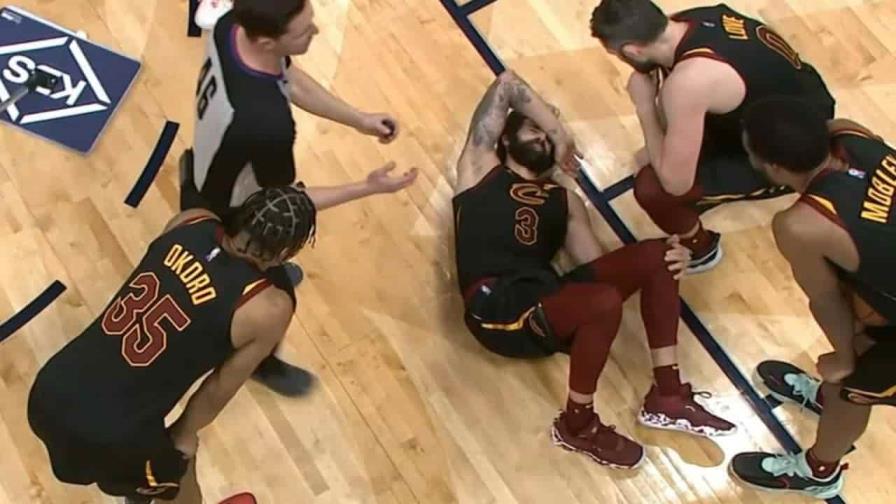 Rubio vuelve entre aplausos al estadio de los Cavaliers tras su grave lesión