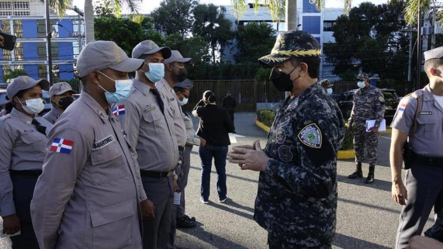 Alberto Then inició primer domingo del 2022 con arenga a los policías Alberto Then inició primer domingo del 2022 con arenga a los policías