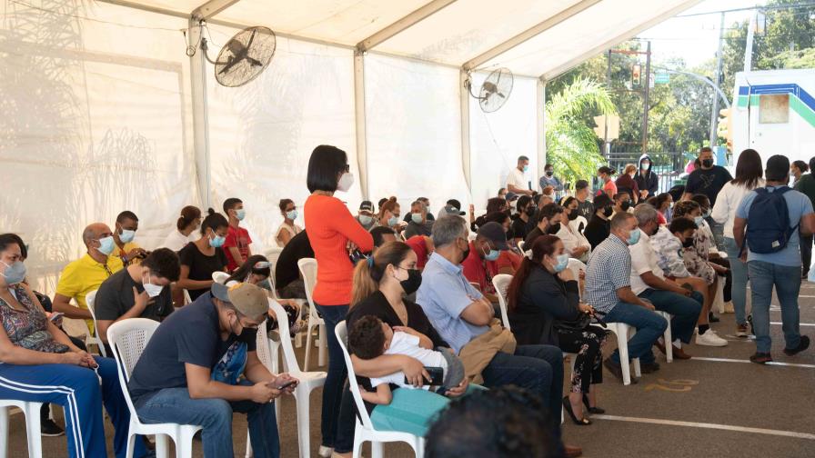 El inicio del 2022 ve más personas en busca de pruebas PCR y antigénicas