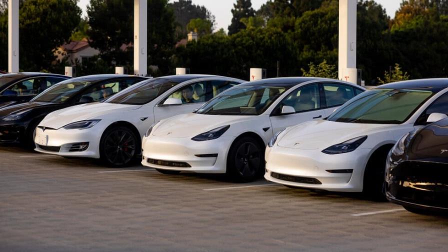 Tesla entregó un 87 % más vehículos en 2021 que al año anterior