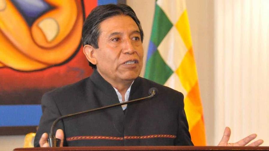 Presión obliga a vicepresidente de Bolivia a vacunarse contra el COVID