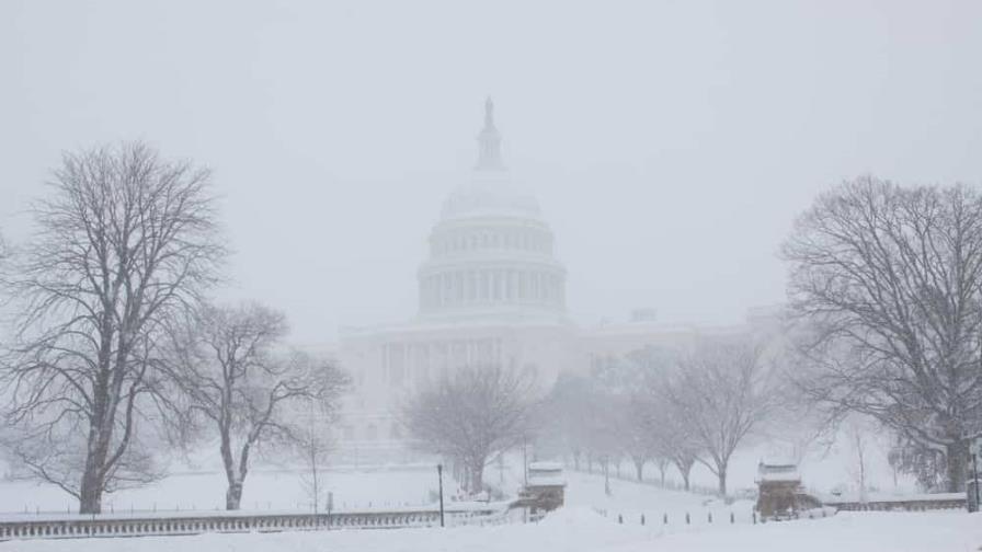 Embajada de RD en Washington cierra sus oficinas por tormenta invernal