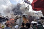 Incendio consume varios negocios en mercado en segunda ciudad de Honduras