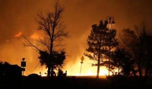 Tres desaparecidos y mil casas destruidas tras incendios en Colorado