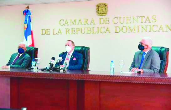 La Operación Caracol fue una de las primeras intervenciones del año del Ministerio Público. El caso está enfocado en los anteriores miembros de la Cámara de Cuentas por, según las autoridades, “maquillar” auditorías en favor de funcionarios de la gestión pasada.  Concluida la gestión del pleno encabezado por Hugo Álvarez, grupos de la sociedad civil han pedido justicia y que no haya “borrón y cuenta nueva”. �