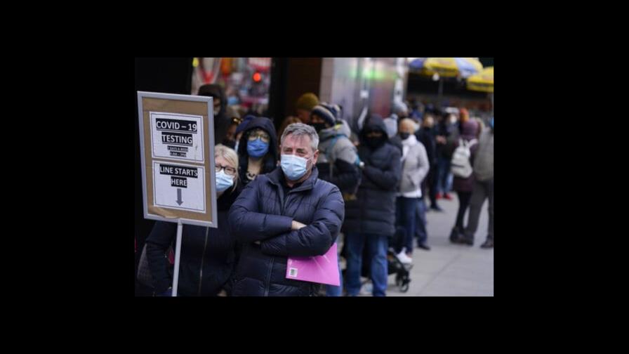 Variante ómicron nubla el final de la pandemia