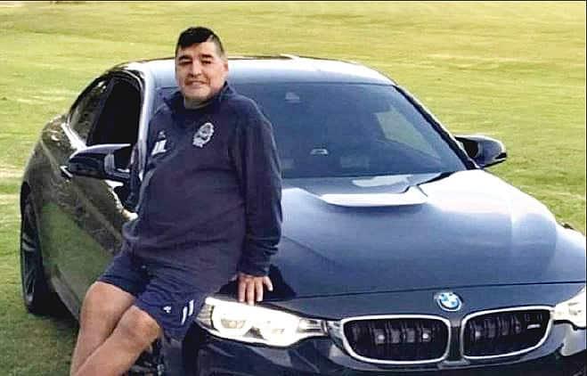 Menos una casa y un BMW, casi todo vendido en la subasta de bienes de Maradona