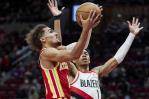 Blazers ganan a Hawks pese a récord de Young con 56 puntos