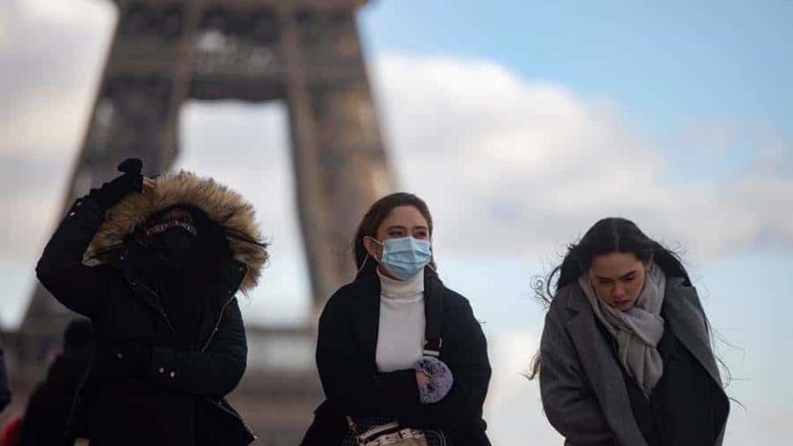 Francia alcanza un nuevo récord de contagios de  COVID-19 con 271,686 en un día