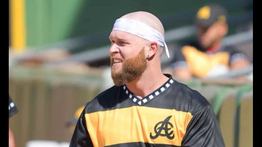 Águilas aparta tres del equipo por Covid-19