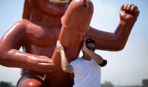 Estatua con falo es la nueva atracción turística en pueblo de Perú