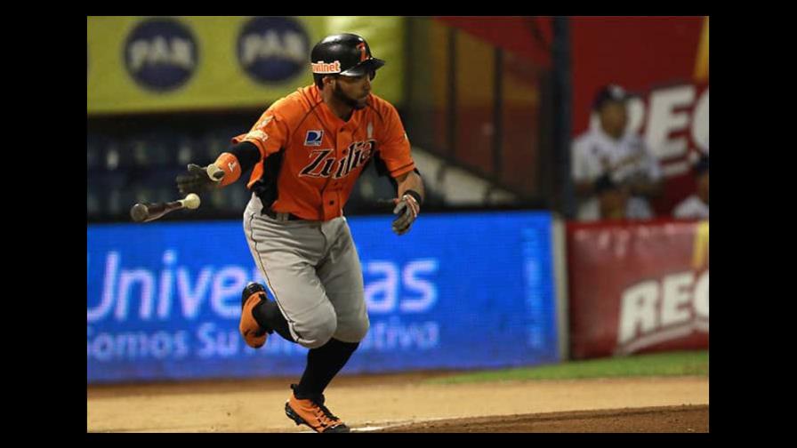 Cardenales triunfan y empatan liderato en béisbol Venezuela