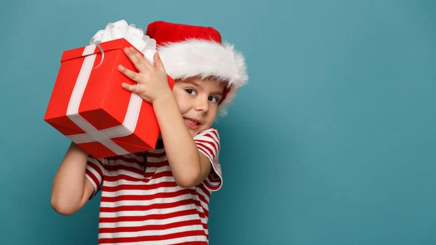 ¿Niños hiperregalados? Aplica la regla de los cuatro regalos el Día de Reyes