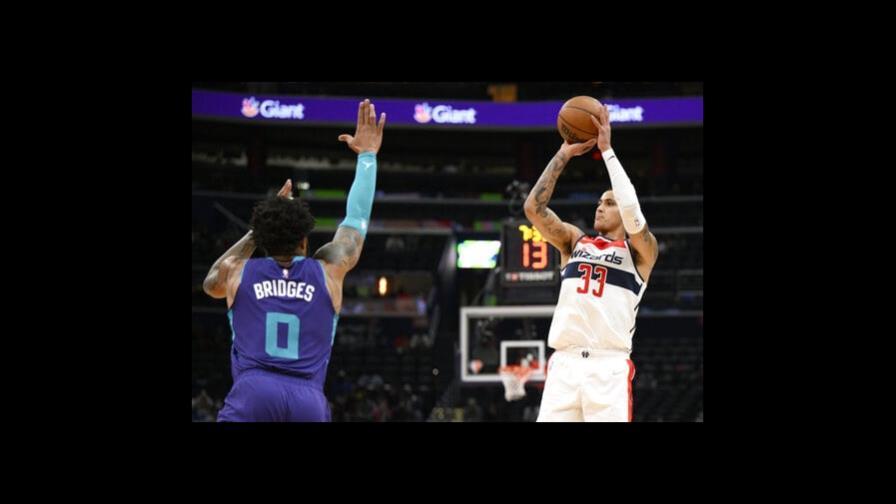 Wizards consiguen triunfo 124-121 sobre Hornets