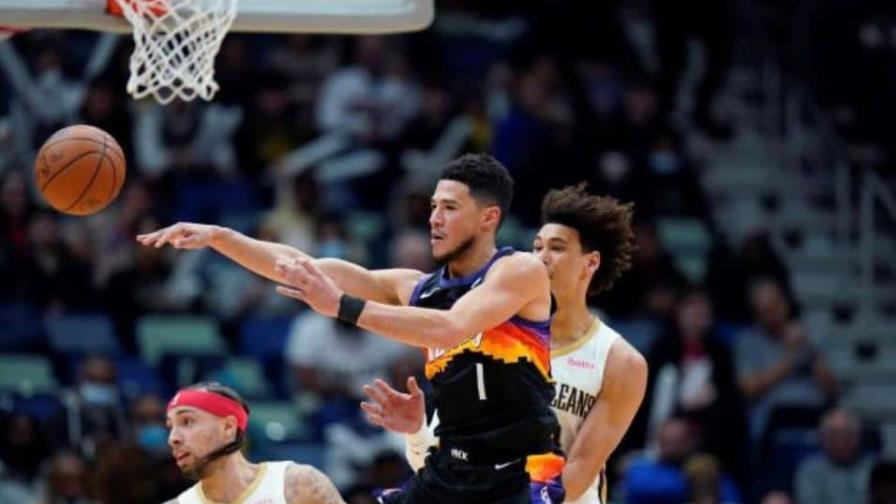 Booker lidera a Suns con 33 puntos para vencer a Pelicans