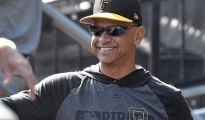Los Mets se fijan en Cora para que sea su coach de tercera