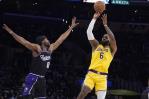 LeBron y Monk guían remontada tardía de Lakers ante Kings