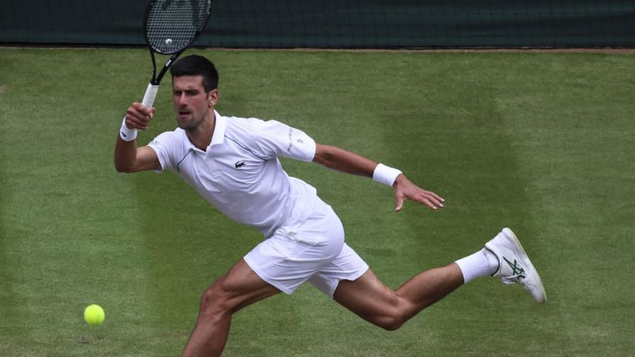 Australia indignada por exención a Djokovic en pleno repunte de la COVID-19