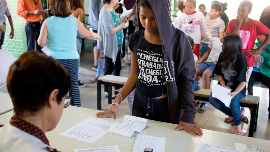 Brasil vacunará contra la Covid-19 a niños de 5 a 11 años pese a resistencias