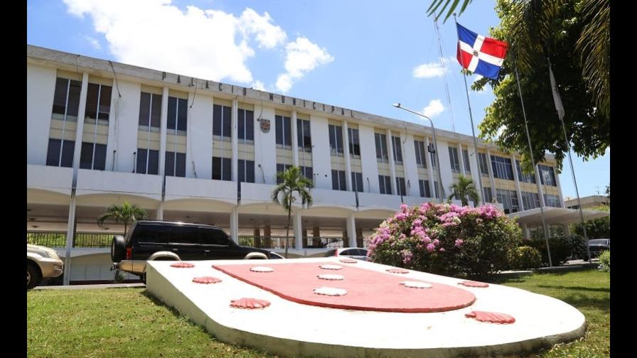 El 30 % de los recolectores de basura de Santiago tiene COVID-19