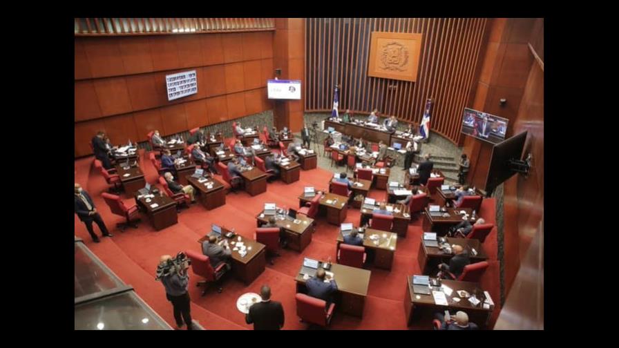 Ocho senadores no acuden a sesión por problemas de salud Ocho senadores no acuden a sesión por problemas de salud