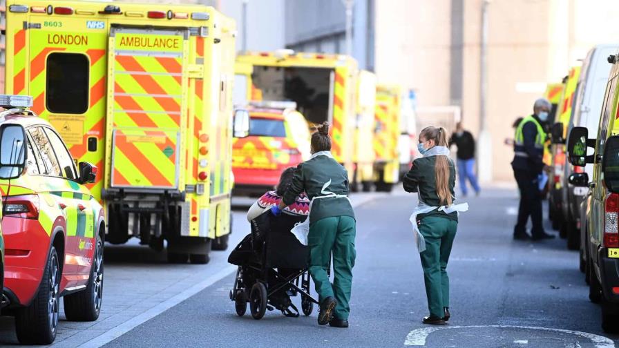 Inglaterra reduce los tests de covid-19 a las llegadas internacionales Inglaterra reduce los tests de covid-19 a las llegadas internacionales