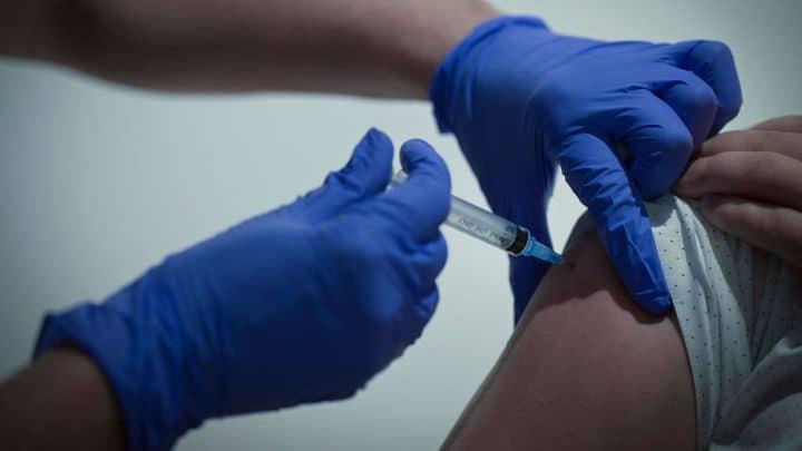 Panamá adopta tres dosis de vacuna como esquema completo contra el COVID-19
