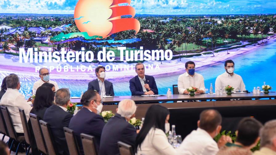 Turismo dominicano tuvo sus mejores meses y mejor cuatrimestre en 2021